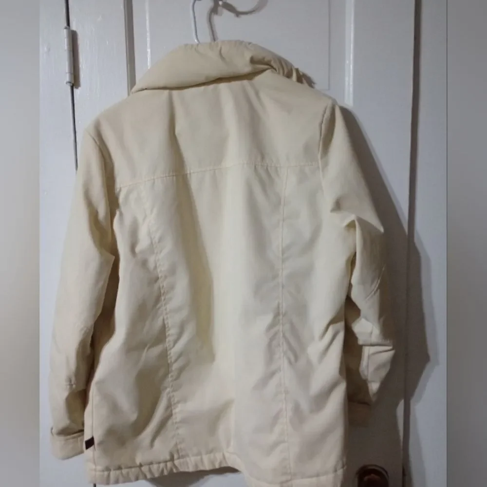 Woolrich ladies jacket size small, beige, vintage and super comfy